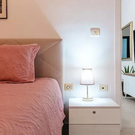 Bora Seaside Apartment *