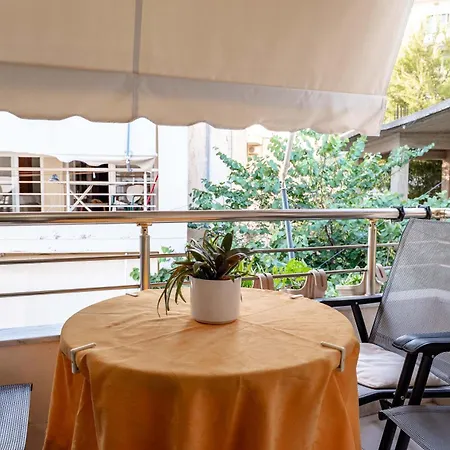 Bora Seaside Apartmán *