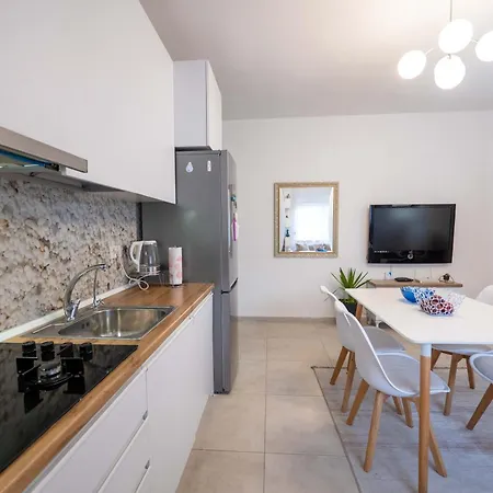 Bora Seaside Apartment *
