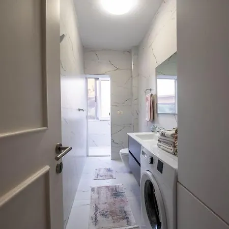 Bora Seaside Apartment Sarande